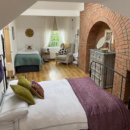 True Colours Apartment In Central Location Bangor  Extérieur photo