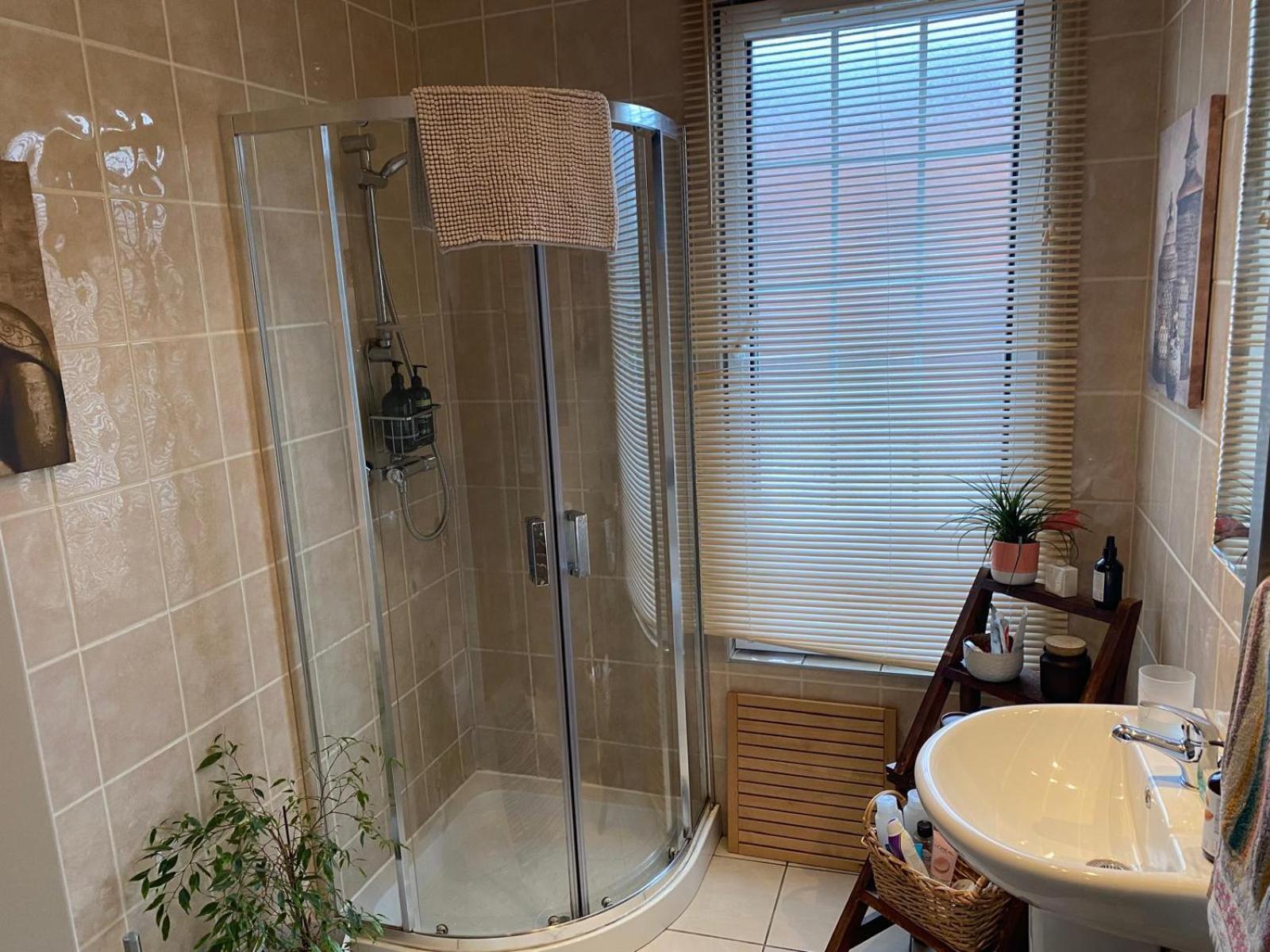 True Colours Apartment In Central Location Bangor  Extérieur photo