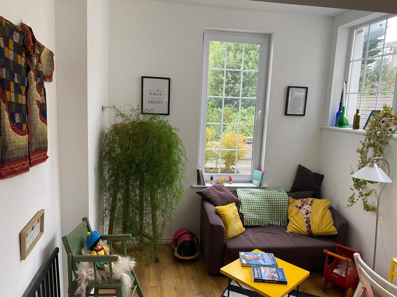 True Colours Apartment In Central Location Bangor  Extérieur photo
